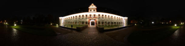 Heusenstamm - Schlossportal bei Nacht