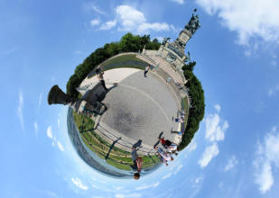 Little Planet Rüdesheim - Niederwalddenkmal