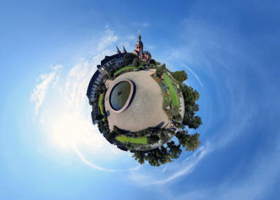 Little Planet Seligenstadt - Kloster und Garten