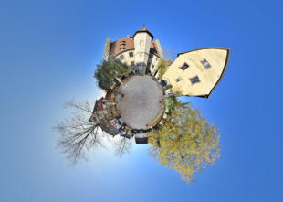 Little Planet Sommerhausen - Schlosshof