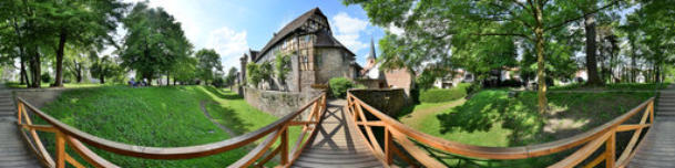 Burg Michelstadt - Hauptgebäude am Burggraben