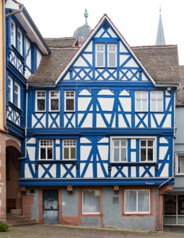 Das Blaue Haus in Wertheim als Vorlage zum Kartonmodell